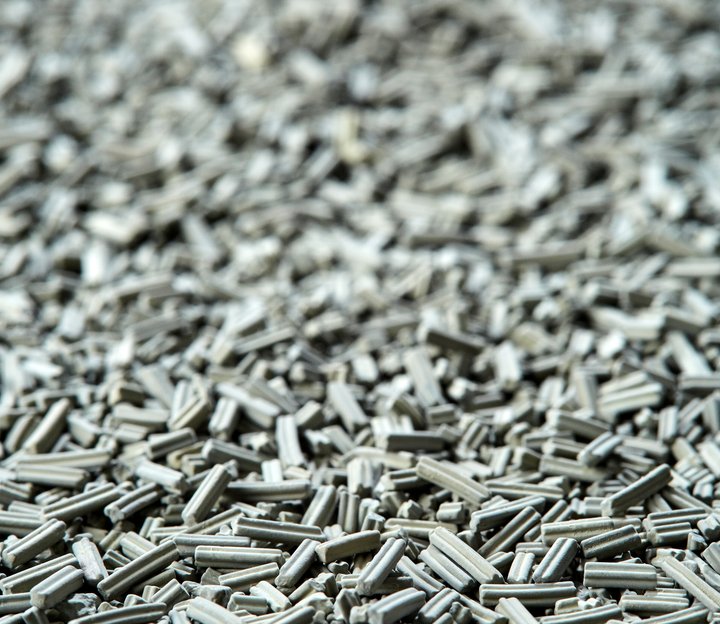 Purification and desulphurization catalysts for fuel treatment