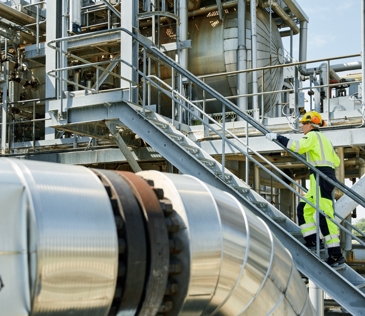 conventional hydrogen usage in refining