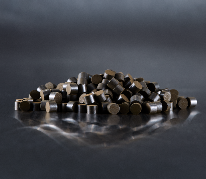 Low temperature shift catalysts for hydrogen production applications