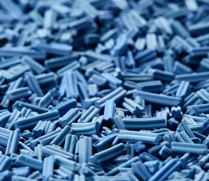 Fluid catalytic cracking post-treatment catalysts for cleaner fuel processes